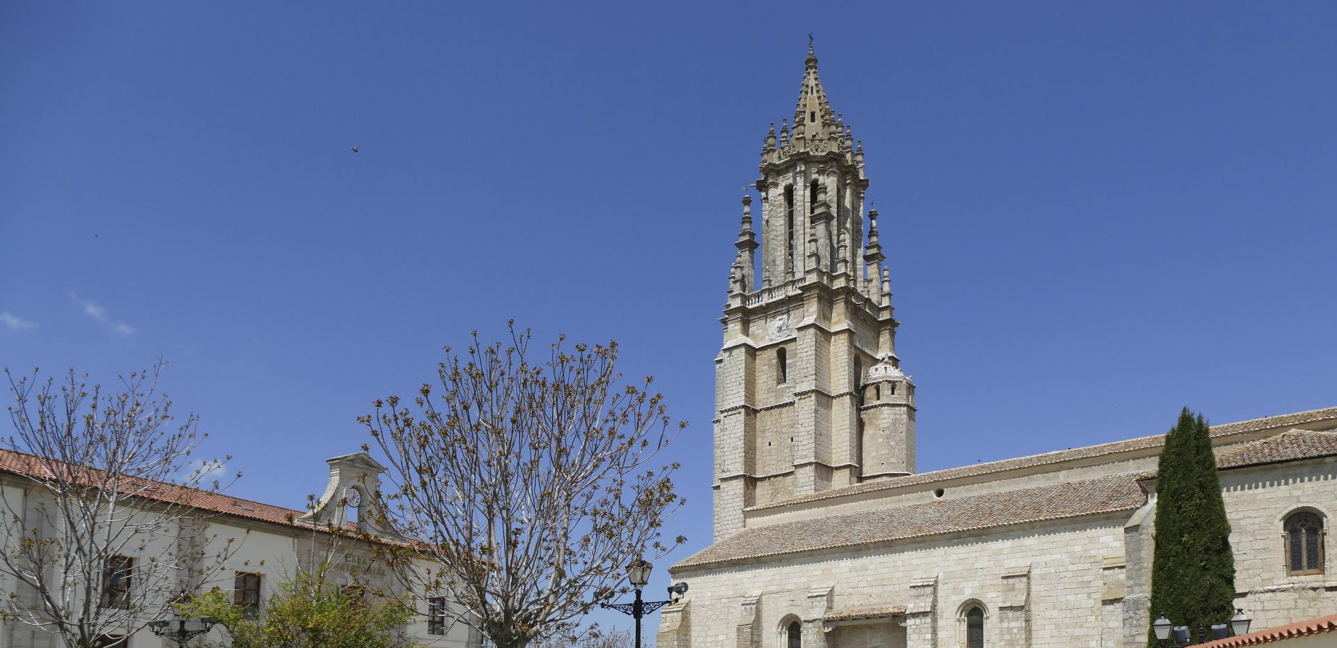 Torre campanario de la Colegiata de San Miguel
