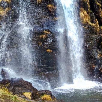 Poza de la cascada principal de Mazobre