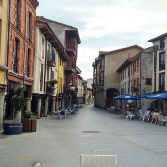 Plaza Mayor de Cervera de Pisuerga