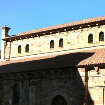 Panorámica de la iglesia de Santo Tomás Apóstol de Barruelo de Santullán
