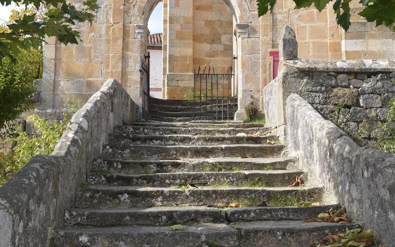 Escalera de entrada a la Iglesia de la Asunción de la Virgen