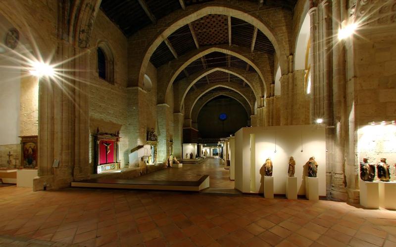 Nave central Iglesia museo de Santa María