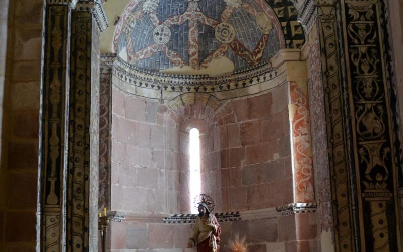 Interior de Santa María de Mave